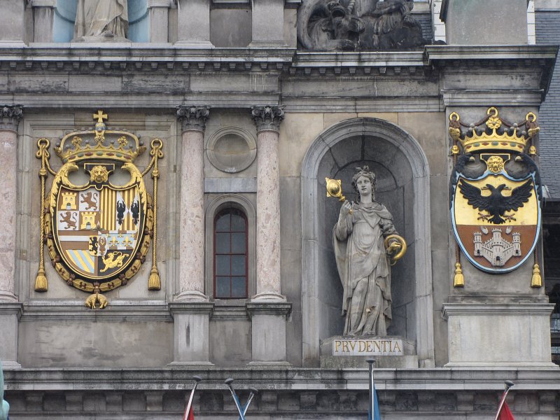 antwerpen18.JPG - Detail van de gevel van het stadhuis.