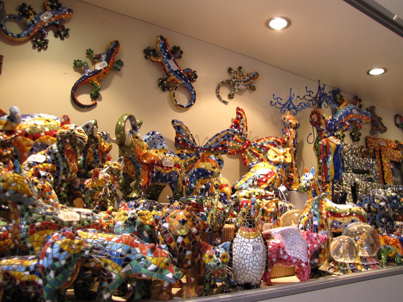 gaudi_souvenirs.jpg - Gaudi souvenirs in één van de winkeltjes.