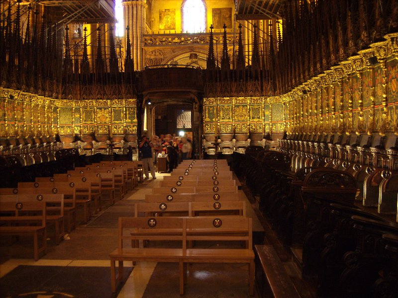 kathedraal_koor.jpg - Een foto van het koorgestoelte gemaakt door Tina.