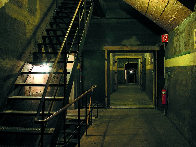 Tour-1-Bild-1-DA_-web.jpg - Na het Sovjet monument stappen we in de S-bahn voor een rit naar station Gesundbrunnen. Hier gaan we de stad onder de stad bezoeken bij de Berliner Unterwelten. Foto's mag ik binnen niet maken, dus de plaatjes komen bij hun vandaan.