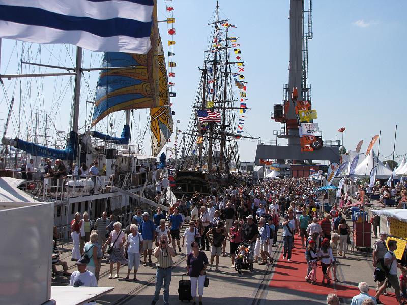 delfsail_overzicht_haventerrein.jpg - Wij hebben Delfsail bezocht op maandag 24 augustus. Wel druk, maar zeker niet zo druk als het weekend.