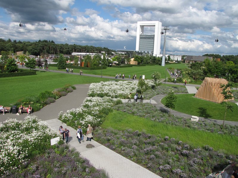 floriade26.jpg - Een laatste beeld van de Floriade onder een echte hollandse lucht.