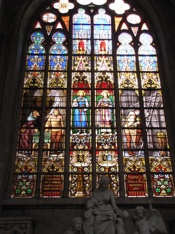 raam_kathedraal_brussel.jpg - Hele mooie glas-in-lood ramen in de kathedraal.